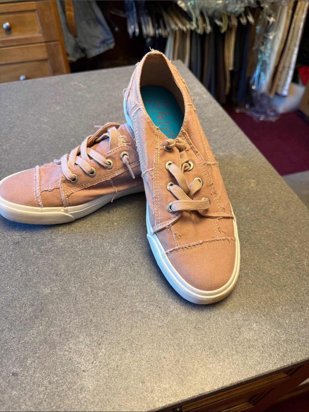 Casual Women's Blush Canvas Sneakers